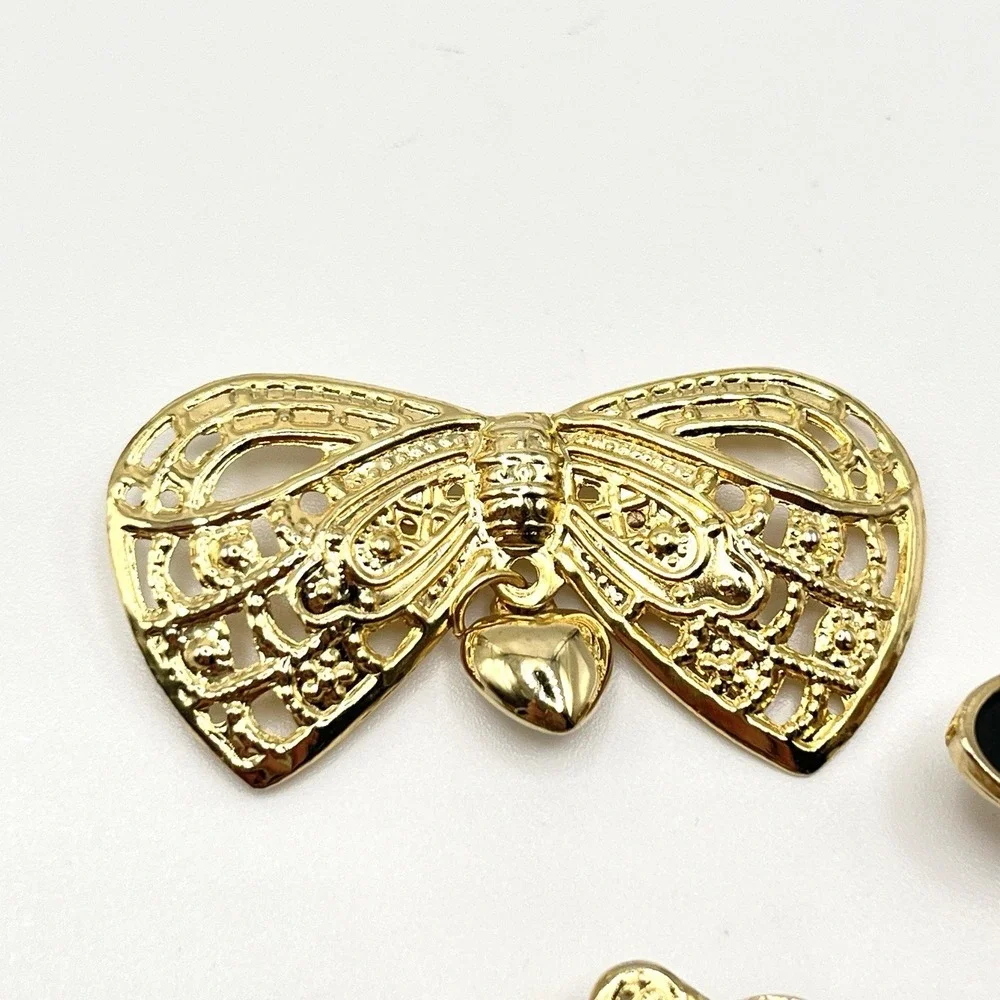 Lot of 4 Vintage Retro MCM Gold Tone Small Bow Avon 6 Circle Brooch Stick Pins